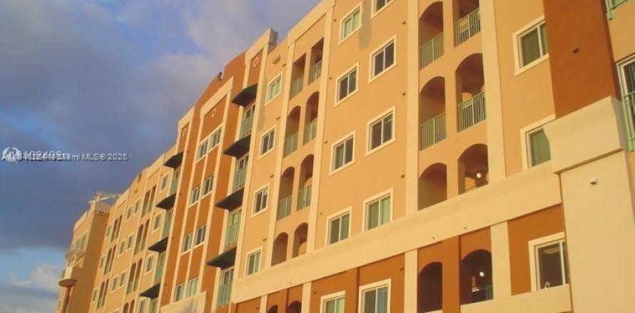 Condominio en Miami, Florida, 2 dormitorios № 1844016