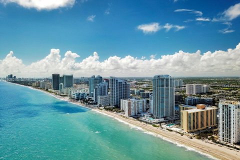 Купить кондоминиум в Холливуд, Флорида 1 спальня, 77.57м2, № 1986873 - фото 17