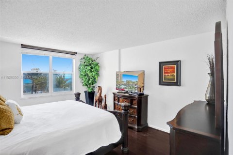 Купить кондоминиум в Холливуд, Флорида 1 спальня, 77.57м2, № 1986873 - фото 11