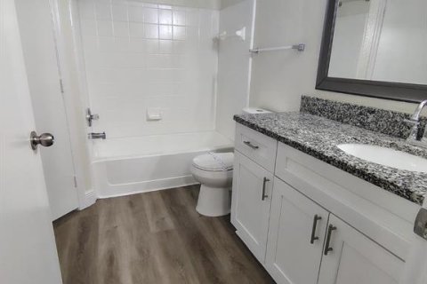 Propiedad comercial en venta en Kissimmee, Florida, 39 dormitorios, 1866.59 m2 № 2218694 - foto 29