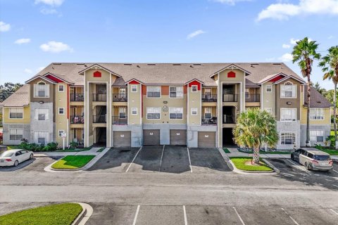 Propiedad comercial en venta en Kissimmee, Florida, 39 dormitorios, 1866.59 m2 № 2218694 - foto 7