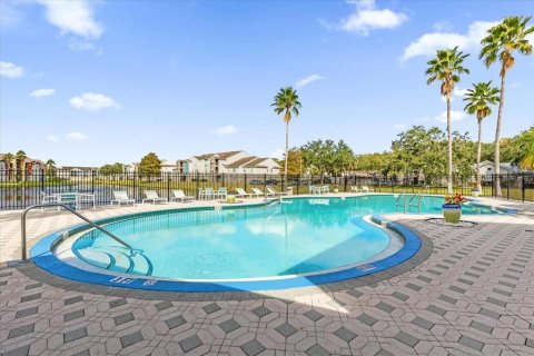 Propiedad comercial en venta en Kissimmee, Florida, 39 dormitorios, 1866.59 m2 № 2218694 - foto 24