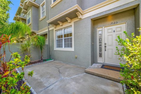 Townhouse in Seminole, Florida 3 bedrooms, 175.12 sq.m. № 1894072 - photo 4
