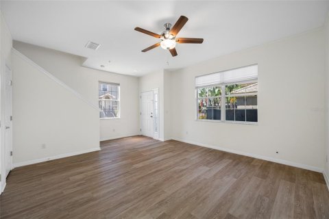 Townhouse in Seminole, Florida 3 bedrooms, 175.12 sq.m. № 1894072 - photo 6