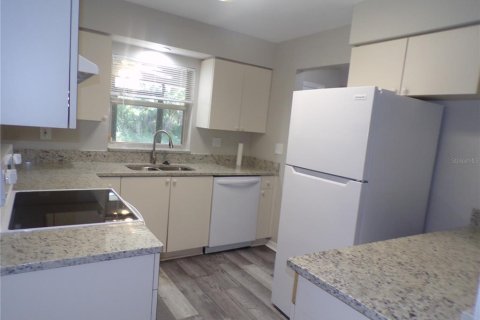 Villa ou maison à louer à Punta Gorda, Floride: 2 chambres, 97.55 m2 № 2148892 - photo 3