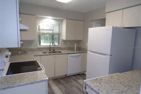 Villa ou maison à louer à Punta Gorda, Floride: 2 chambres, 97.55 m2 № 2148892 - photo 8