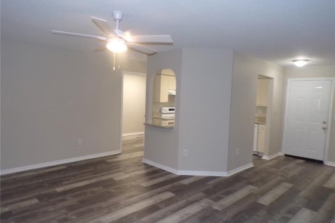 Villa ou maison à louer à Punta Gorda, Floride: 2 chambres, 97.55 m2 № 2148892 - photo 4