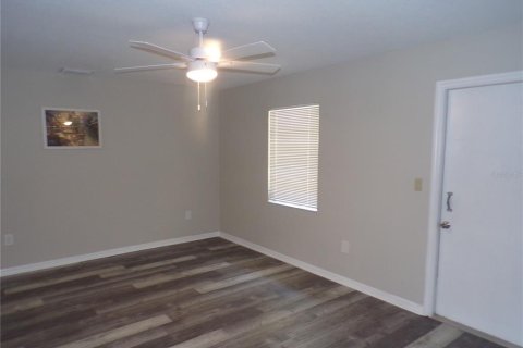 Villa ou maison à louer à Punta Gorda, Floride: 2 chambres, 97.55 m2 № 2148892 - photo 10