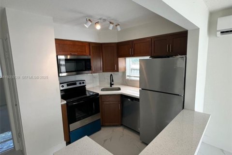 Appartement à louer à Fort Lauderdale, Floride: 1 chambre, 60.39 m2 № 1982112 - photo 2