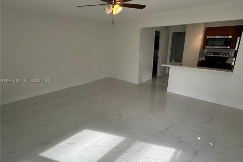Appartement à louer à Fort Lauderdale, Floride: 1 chambre, 60.39 m2 № 1982112 - photo 3