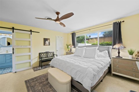 House in Hollywood, Florida 3 bedrooms, 159.51 sq.m. № 2069205 - photo 15