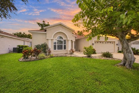 House in Bradenton, Florida 3 bedrooms, 157.19 sq.m. № 2351527