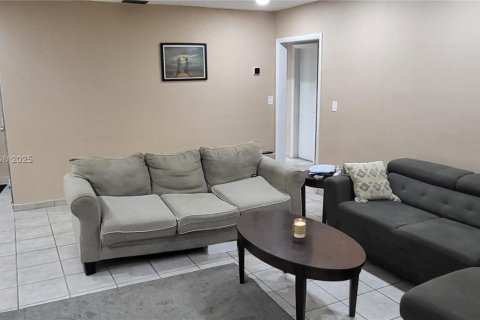 Touwnhouse à louer à Miami Lakes, Floride: 3 chambres, 123.84 m2 № 1939848 - photo 7
