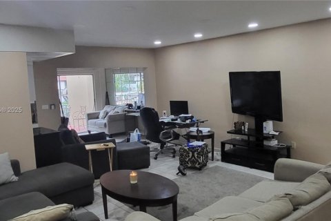 Touwnhouse à louer à Miami Lakes, Floride: 3 chambres, 123.84 m2 № 1939848 - photo 8