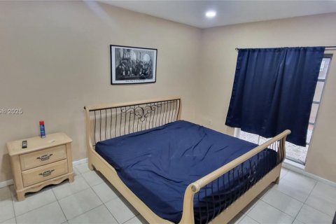 Touwnhouse à louer à Miami Lakes, Floride: 3 chambres, 123.84 m2 № 1939848 - photo 10