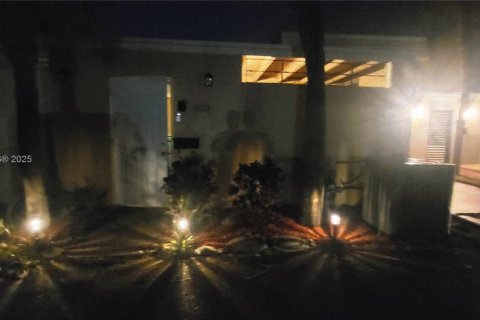 Touwnhouse à louer à Miami Lakes, Floride: 3 chambres, 123.84 m2 № 1939848 - photo 3