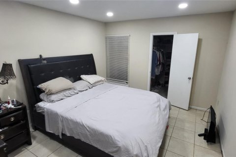 Touwnhouse à louer à Miami Lakes, Floride: 3 chambres, 123.84 m2 № 1939848 - photo 11