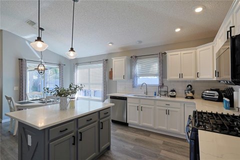 House in The Villages, Florida 3 bedrooms, 149.76 sq.m. № 1718321 - photo 4