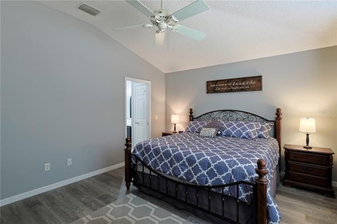 House in The Villages, Florida 3 bedrooms, 149.76 sq.m. № 1718321 - photo 21