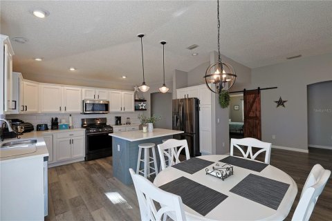 House in The Villages, Florida 3 bedrooms, 149.76 sq.m. № 1718321 - photo 8