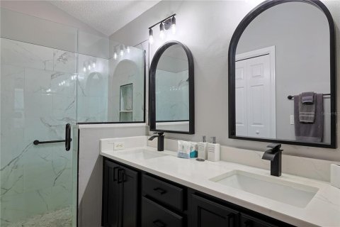 House in The Villages, Florida 3 bedrooms, 149.76 sq.m. № 1718321 - photo 24
