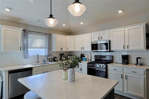 House in The Villages, Florida 3 bedrooms, 149.76 sq.m. № 1718321 - photo 5