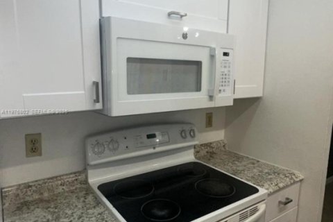 Condominio en venta en Coral Springs, Florida, 2 dormitorios, 71.35 m2 № 2040615 - foto 15