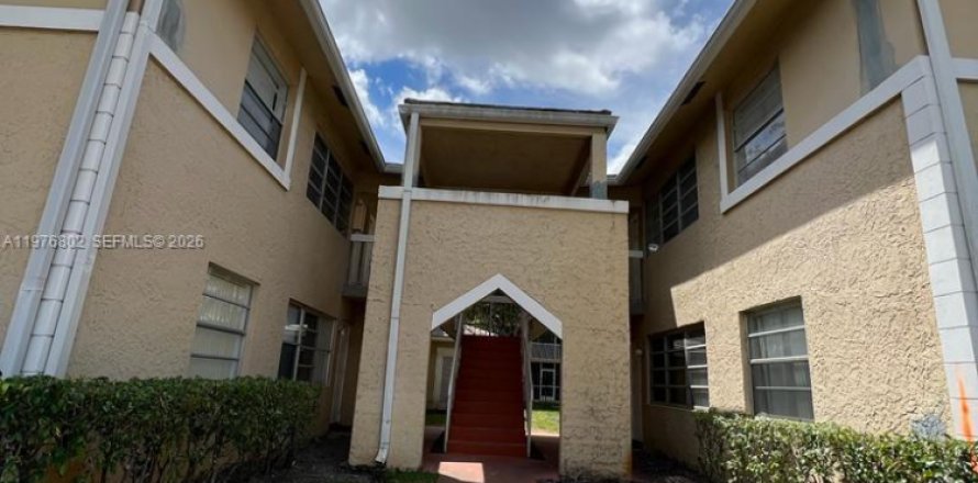 Condominio en Coral Springs, Florida, 2 dormitorios  № 2040615