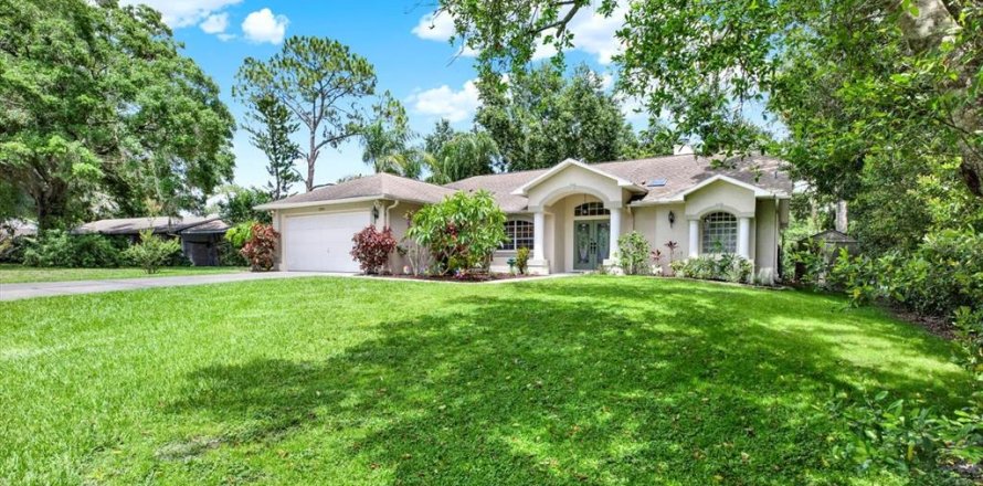 House in Land O' Lakes, Florida 3 bedrooms, 162.21 sq.m. № 1782446