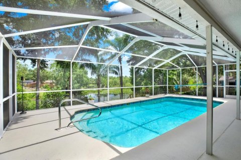 House in Land O' Lakes, Florida 3 bedrooms, 162.21 sq.m. № 1782446 - photo 19