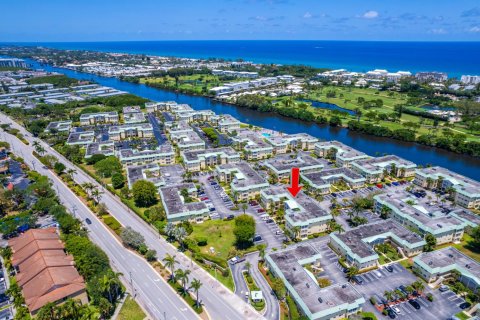 Condo in Boynton Beach, Florida, 1 bedroom  № 1171199 - photo 1