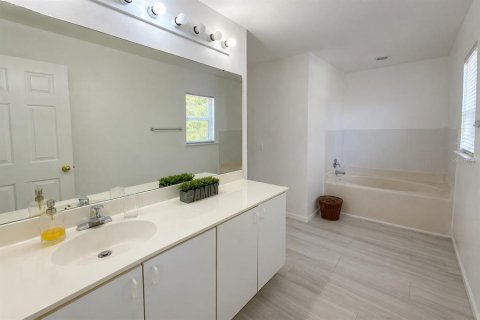 Casa en venta en Kissimmee, Florida, 4 dormitorios, 205.78 m2 № 2209612 - foto 12