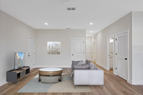 Townhouse in Tampa, Florida 2 bedrooms, 123.19 sq.m. № 2157178 - photo 3