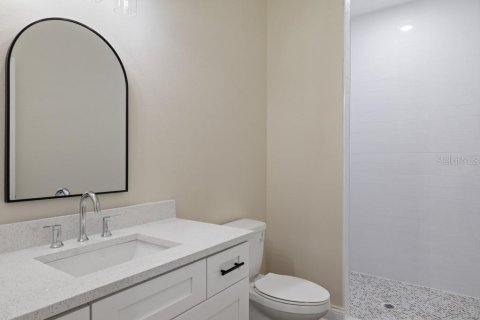 Townhouse in Tampa, Florida 2 bedrooms, 123.19 sq.m. № 2157178 - photo 15