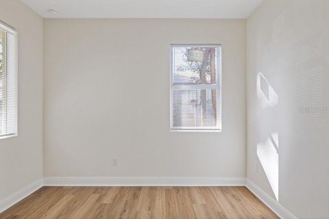 Townhouse in Tampa, Florida 2 bedrooms, 123.19 sq.m. № 2157178 - photo 17