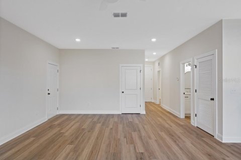 Townhouse in Tampa, Florida 2 bedrooms, 123.19 sq.m. № 2157178 - photo 2
