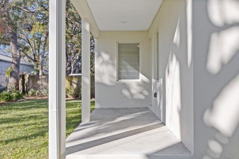 Townhouse in Tampa, Florida 2 bedrooms, 123.19 sq.m. № 2157178 - photo 23