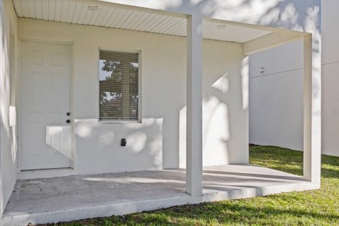 Townhouse in Tampa, Florida 2 bedrooms, 123.19 sq.m. № 2157178 - photo 22