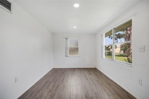 Villa ou maison à louer à Winter Haven, Floride: 1 chambre, 83.15 m2 № 2376678 - photo 9