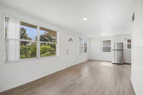 Villa ou maison à louer à Winter Haven, Floride: 1 chambre, 83.15 m2 № 2376678 - photo 10