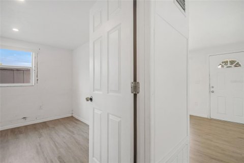 Villa ou maison à louer à Winter Haven, Floride: 1 chambre, 83.15 m2 № 2376678 - photo 12