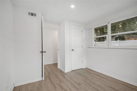 Villa ou maison à louer à Winter Haven, Floride: 1 chambre, 83.15 m2 № 2376678 - photo 14