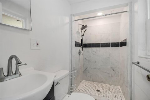 Villa ou maison à louer à Winter Haven, Floride: 1 chambre, 83.15 m2 № 2376678 - photo 15