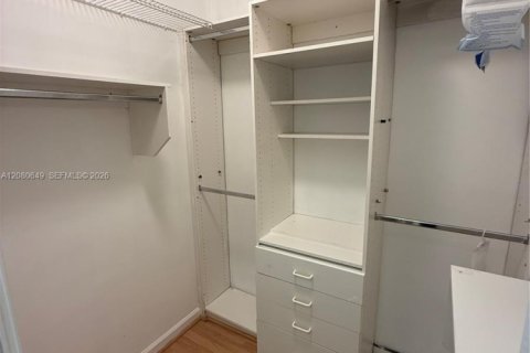 Copropriété à louer à Doral, Floride: 3 chambres, 123.56 m2 № 2344228 - photo 11