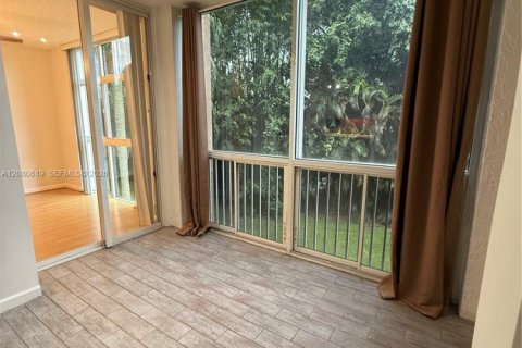 Copropriété à louer à Doral, Floride: 3 chambres, 123.56 m2 № 2344228 - photo 3