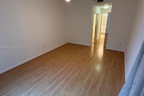 Copropriété à louer à Doral, Floride: 3 chambres, 123.56 m2 № 2344228 - photo 13