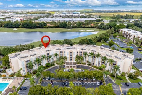 Condo à Doral, Floride, 3 chambres № 2344228