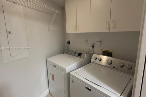 Copropriété à louer à Doral, Floride: 3 chambres, 123.56 m2 № 2344228 - photo 19