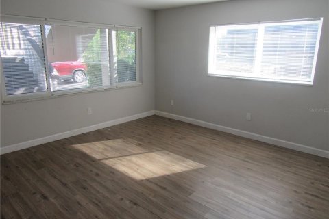 Appartement à louer à Saint Petersburg, Floride: 2 chambres, 85.93 m2 № 2405435 - photo 3