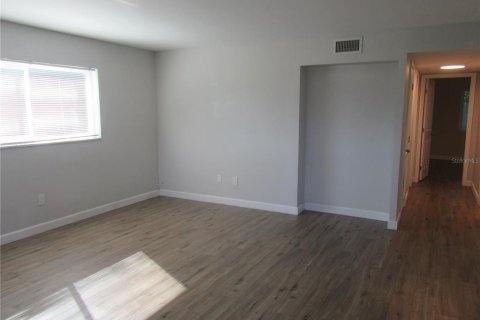 Appartement à louer à Saint Petersburg, Floride: 2 chambres, 85.93 m2 № 2405435 - photo 2